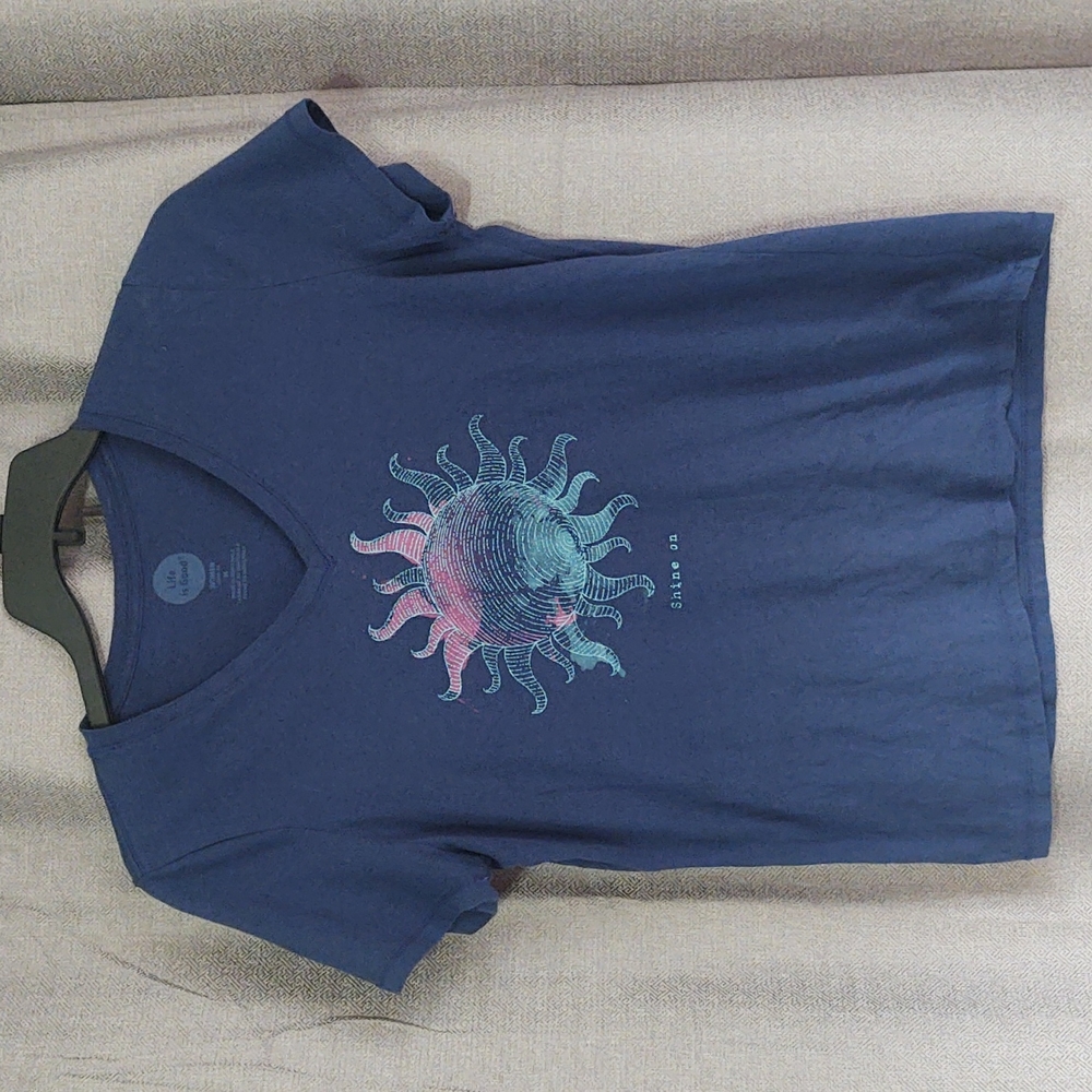 Life Is Good Blue "Shine On" T-shirt Sz Medium